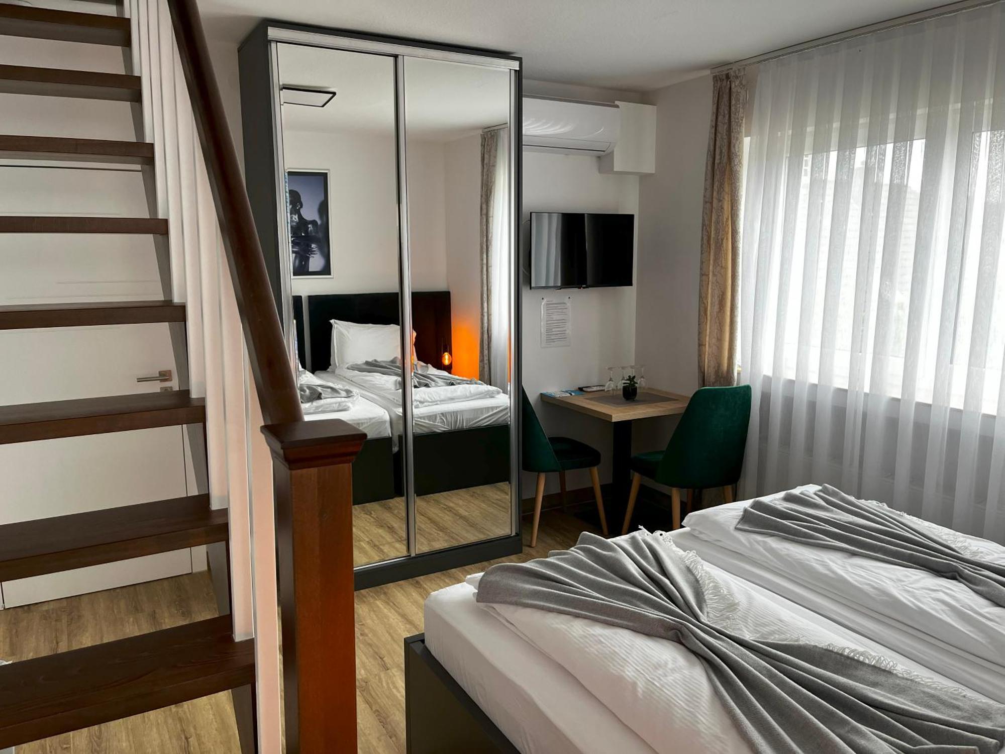 Haven Hotels - Hotel Dona Bergisch Gladbach Bagian luar foto