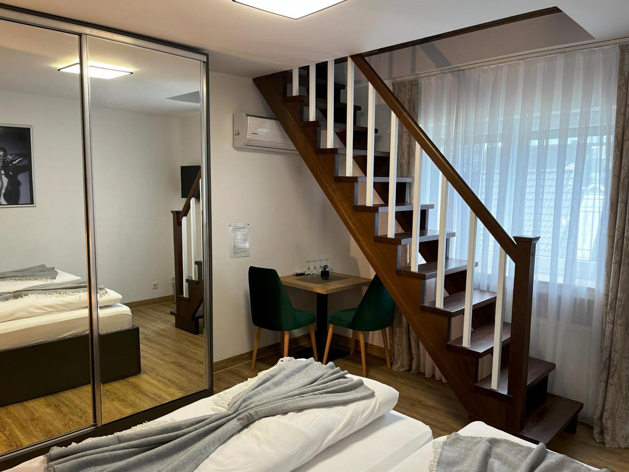 Haven Hotels - Hotel Dona Bergisch Gladbach Bagian luar foto