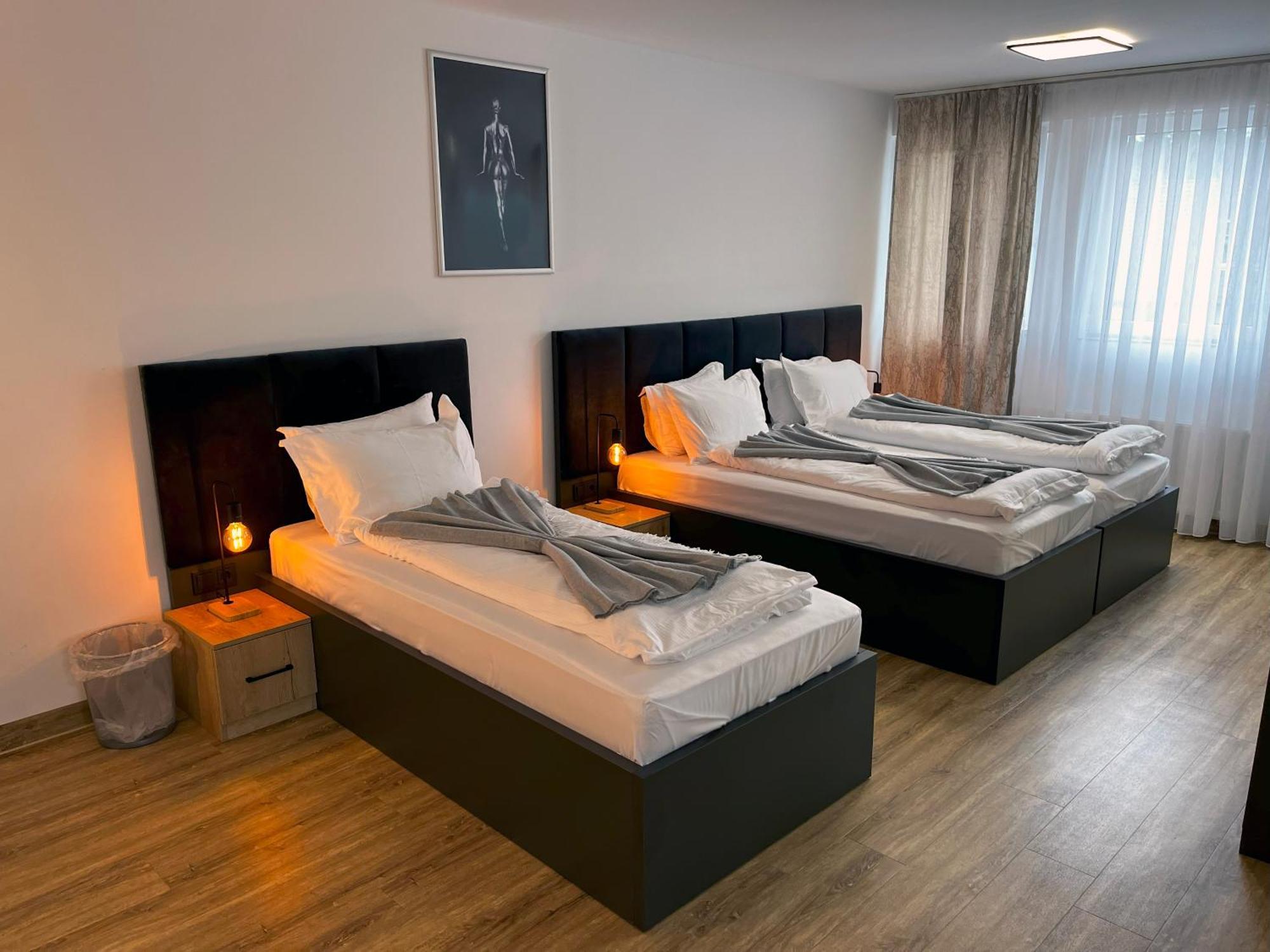 Haven Hotels - Hotel Dona Bergisch Gladbach Bagian luar foto