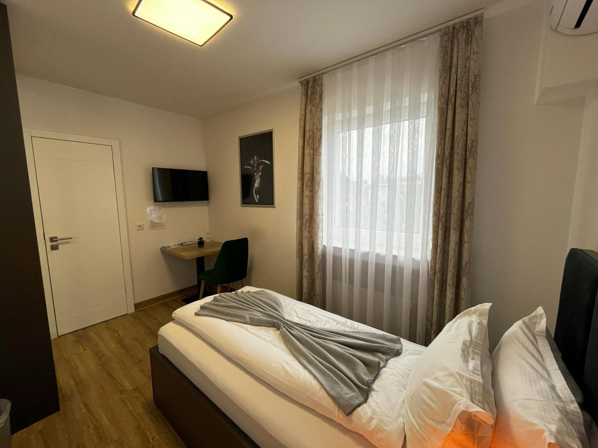 Haven Hotels - Hotel Dona Bergisch Gladbach Bagian luar foto