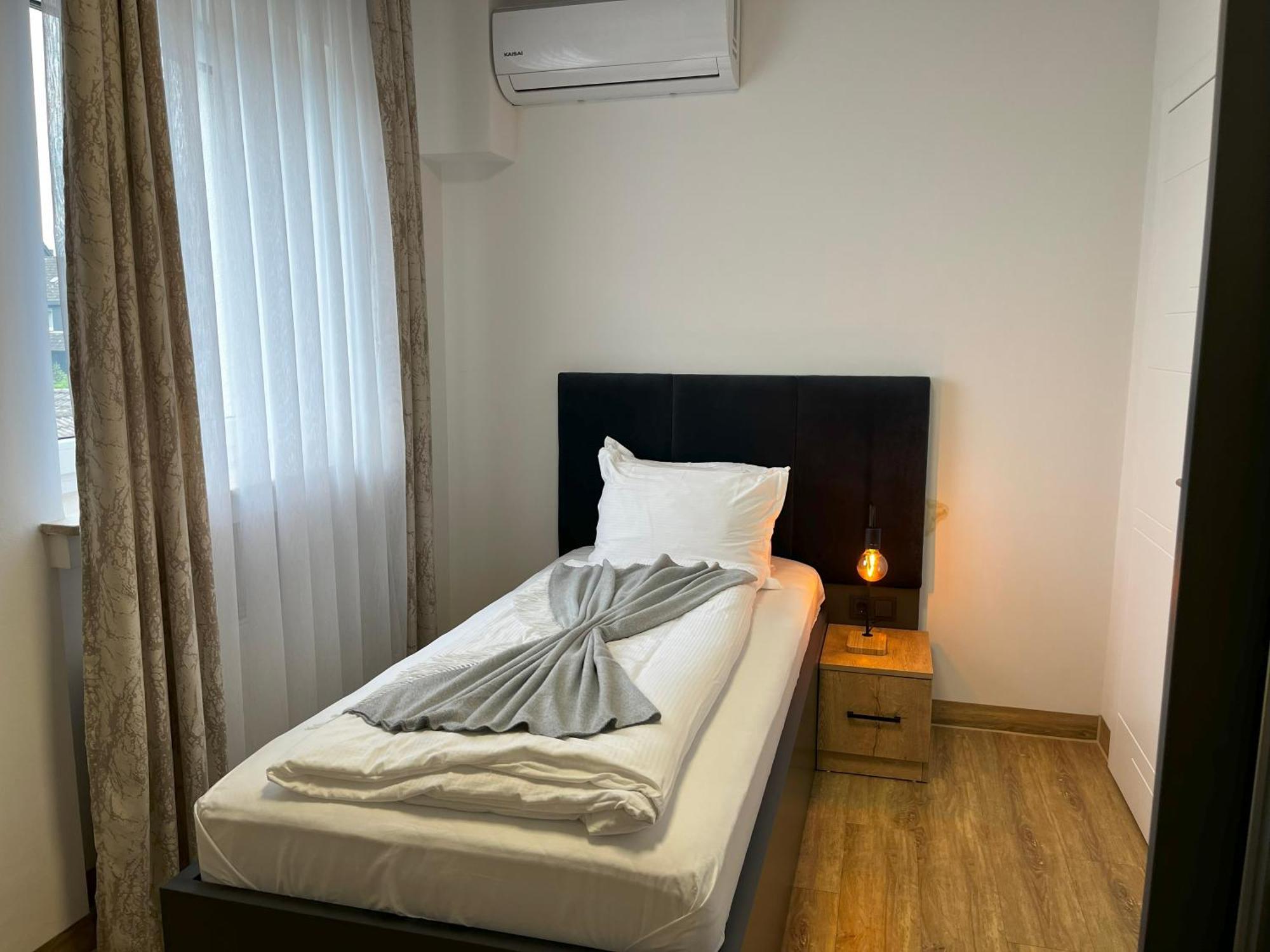 Haven Hotels - Hotel Dona Bergisch Gladbach Bagian luar foto
