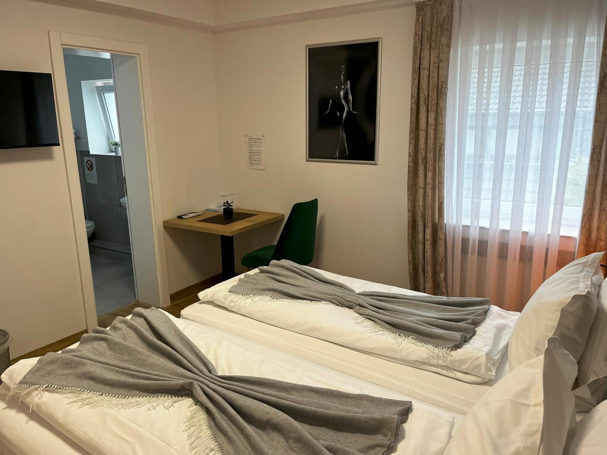 Haven Hotels - Hotel Dona Bergisch Gladbach Bagian luar foto