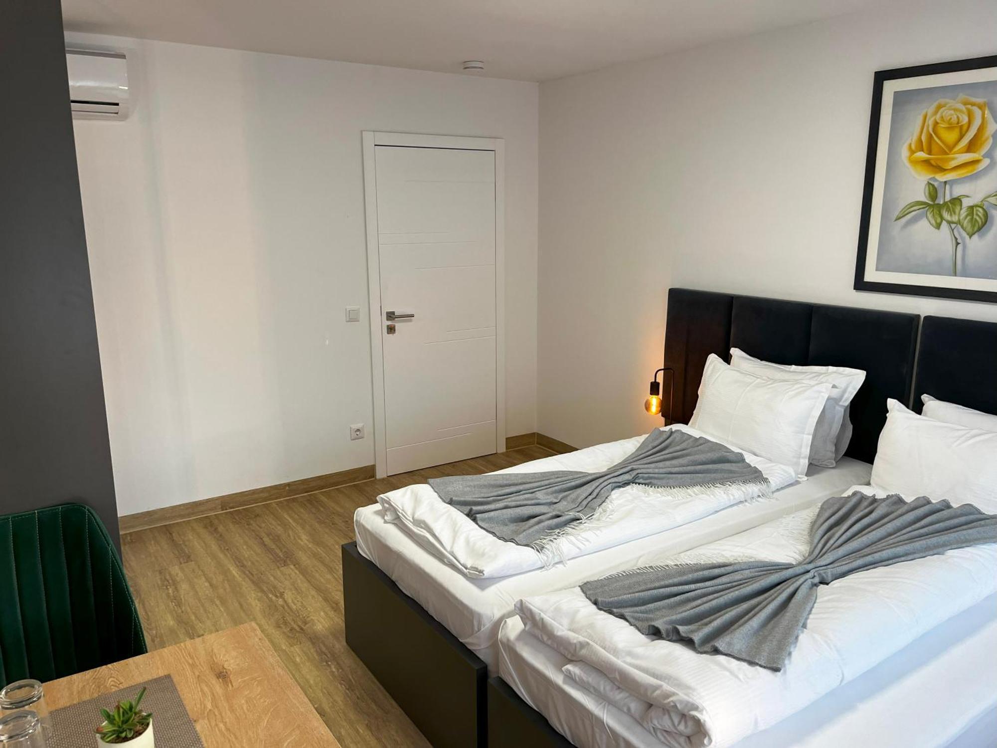 Haven Hotels - Hotel Dona Bergisch Gladbach Bagian luar foto