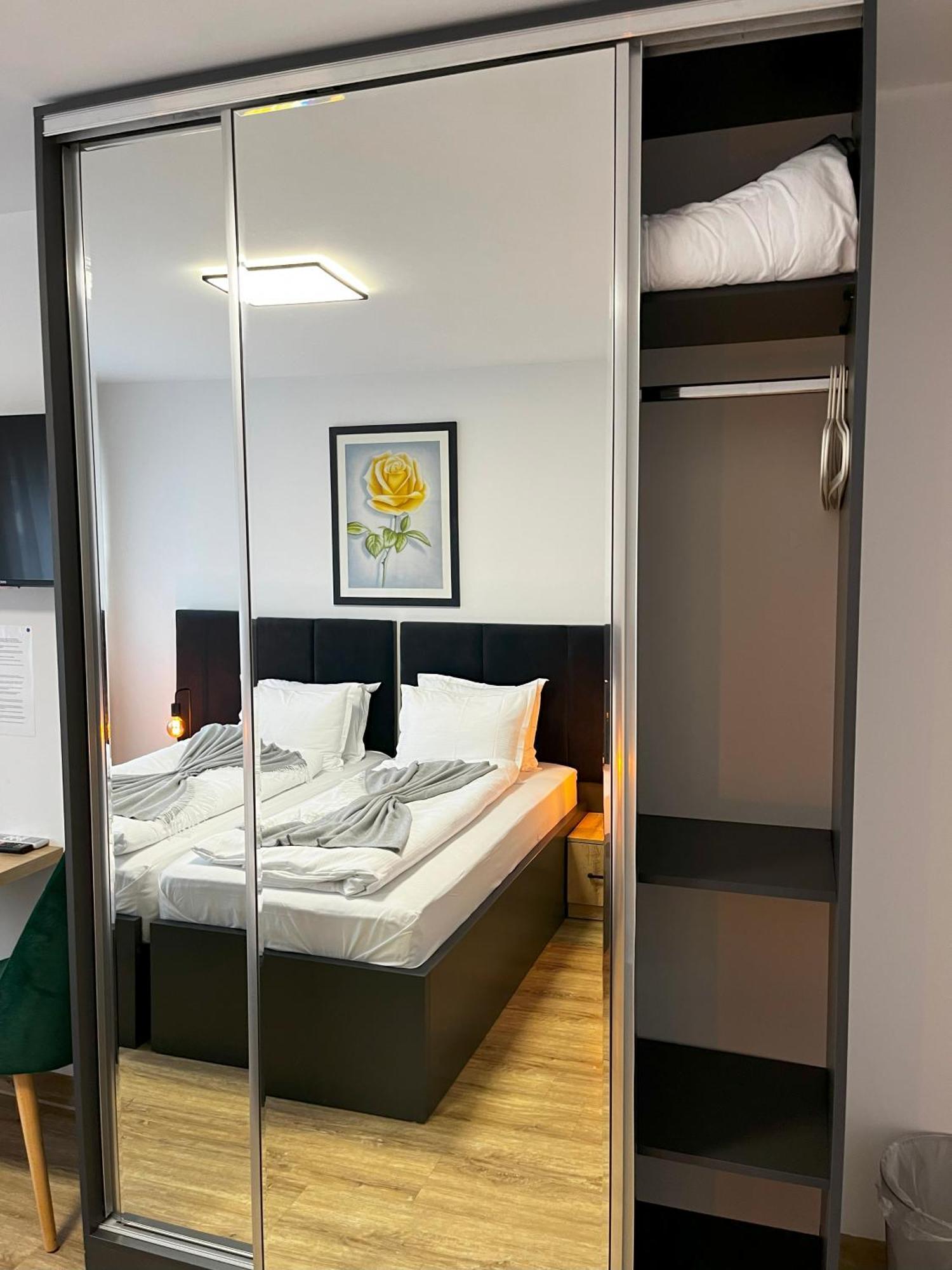 Haven Hotels - Hotel Dona Bergisch Gladbach Bagian luar foto