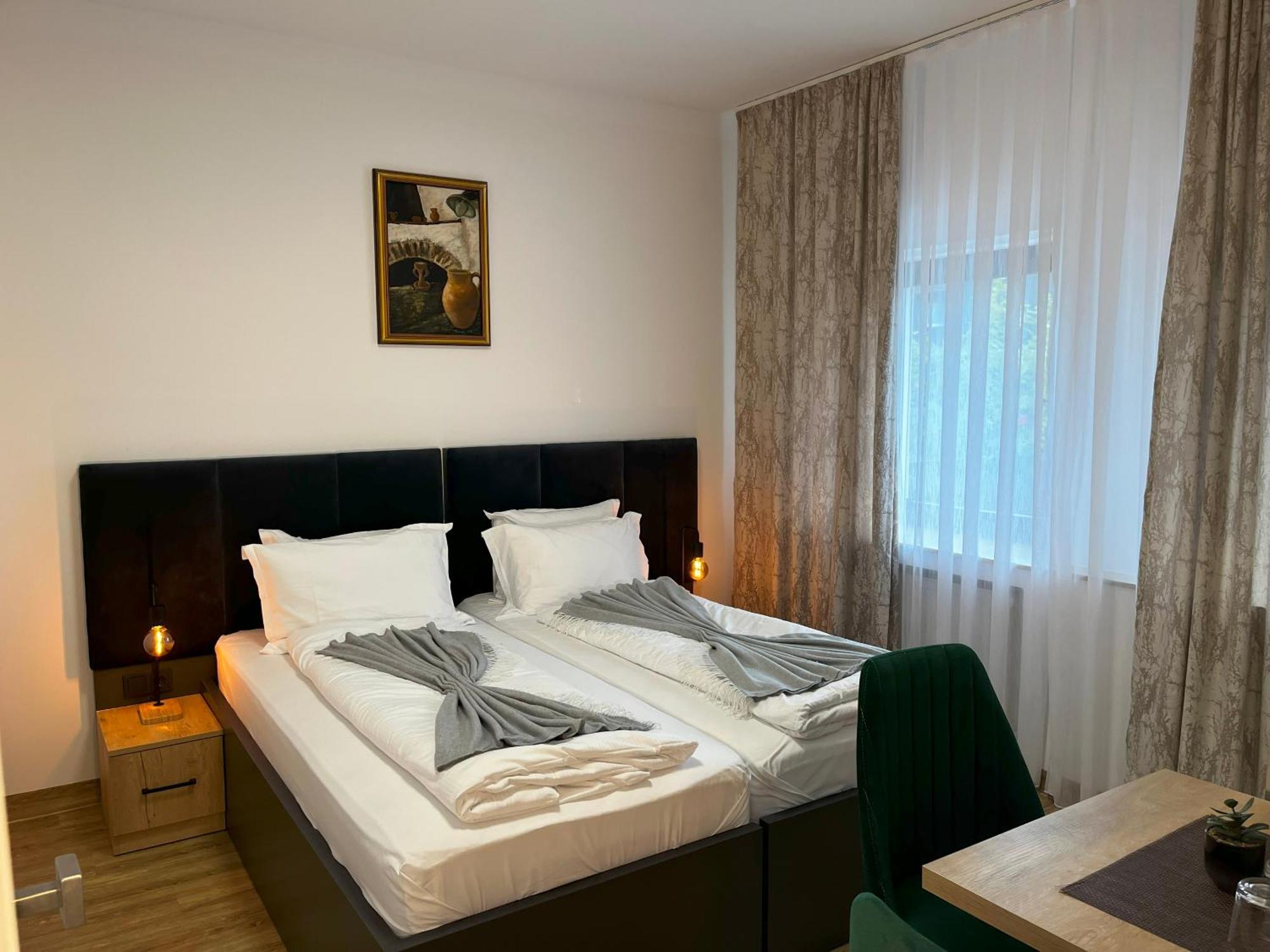 Haven Hotels - Hotel Dona Bergisch Gladbach Bagian luar foto
