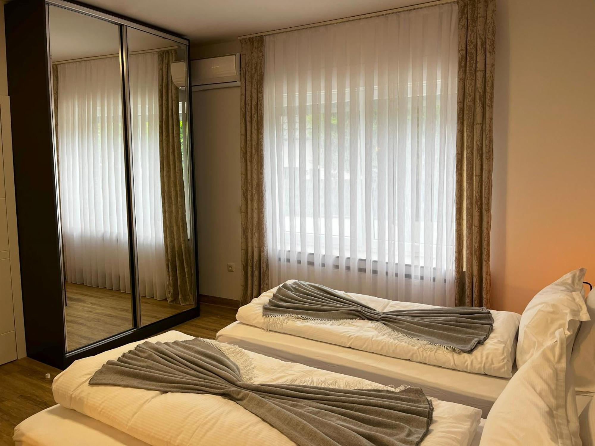Haven Hotels - Hotel Dona Bergisch Gladbach Bagian luar foto