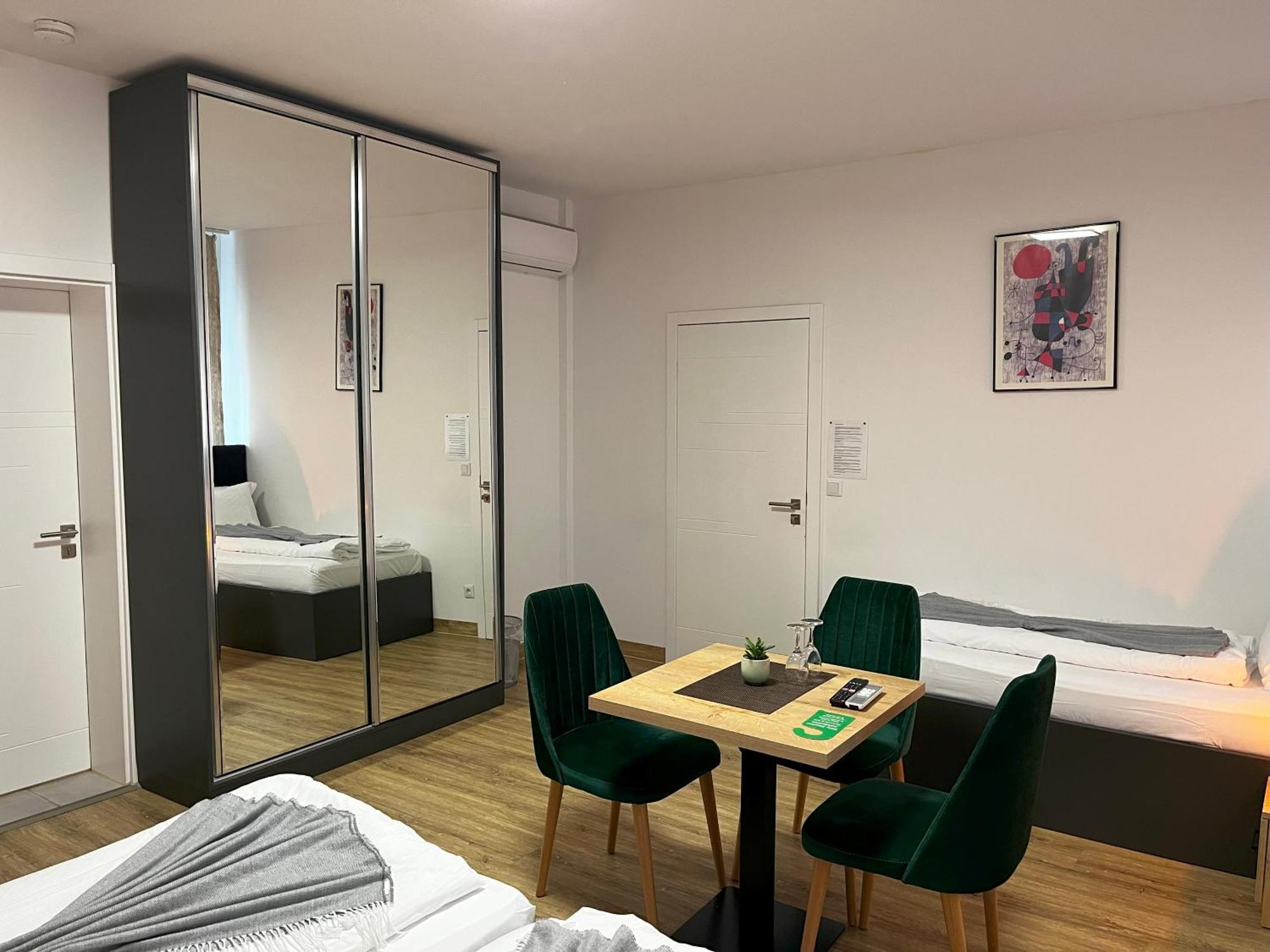 Haven Hotels - Hotel Dona Bergisch Gladbach Bagian luar foto