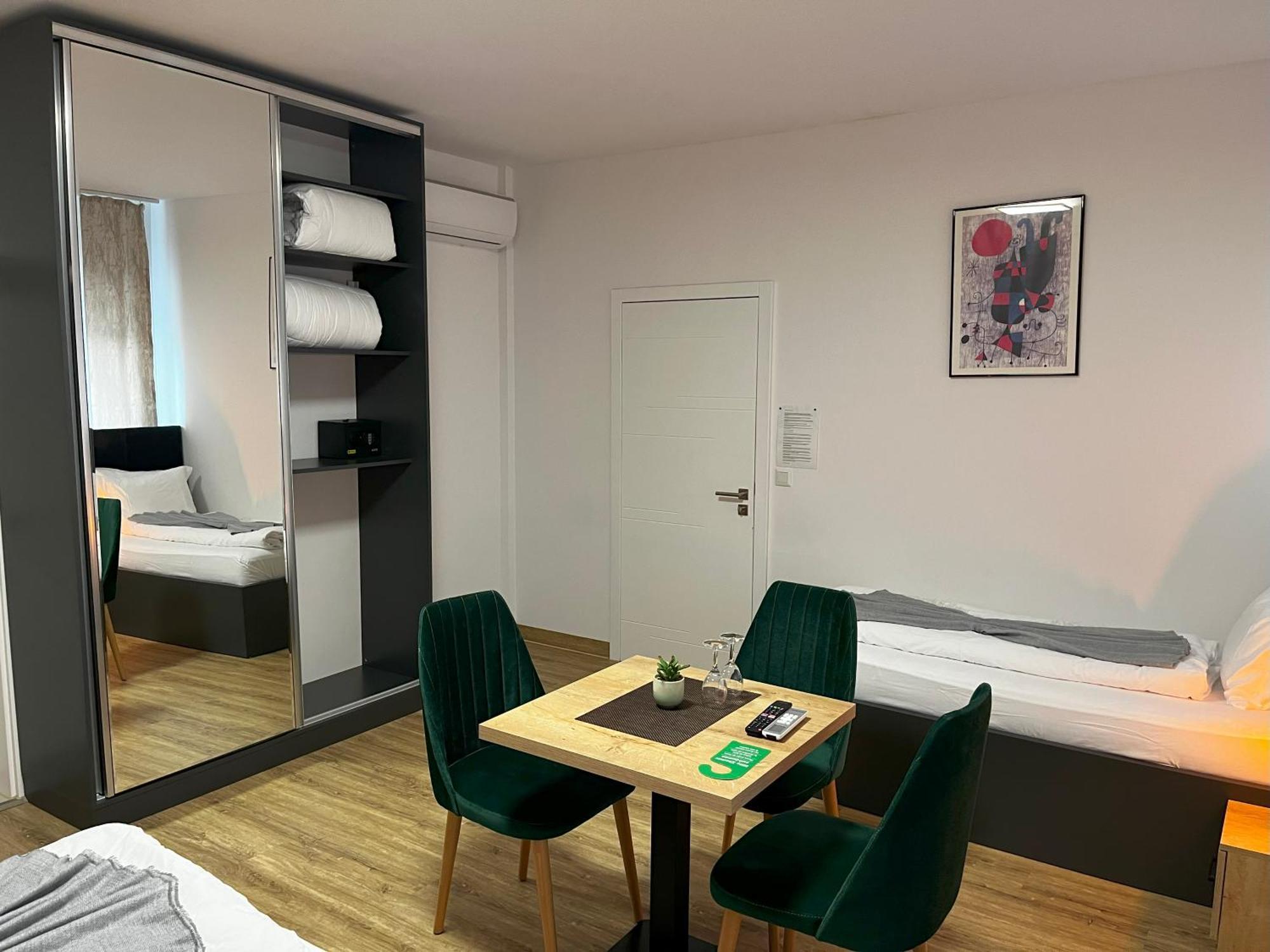 Haven Hotels - Hotel Dona Bergisch Gladbach Bagian luar foto
