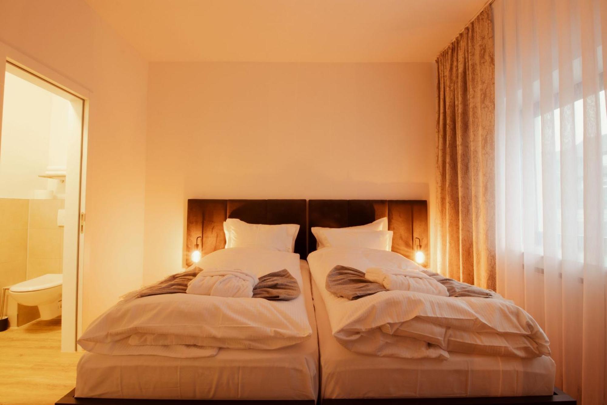 Haven Hotels - Hotel Dona Bergisch Gladbach Bagian luar foto
