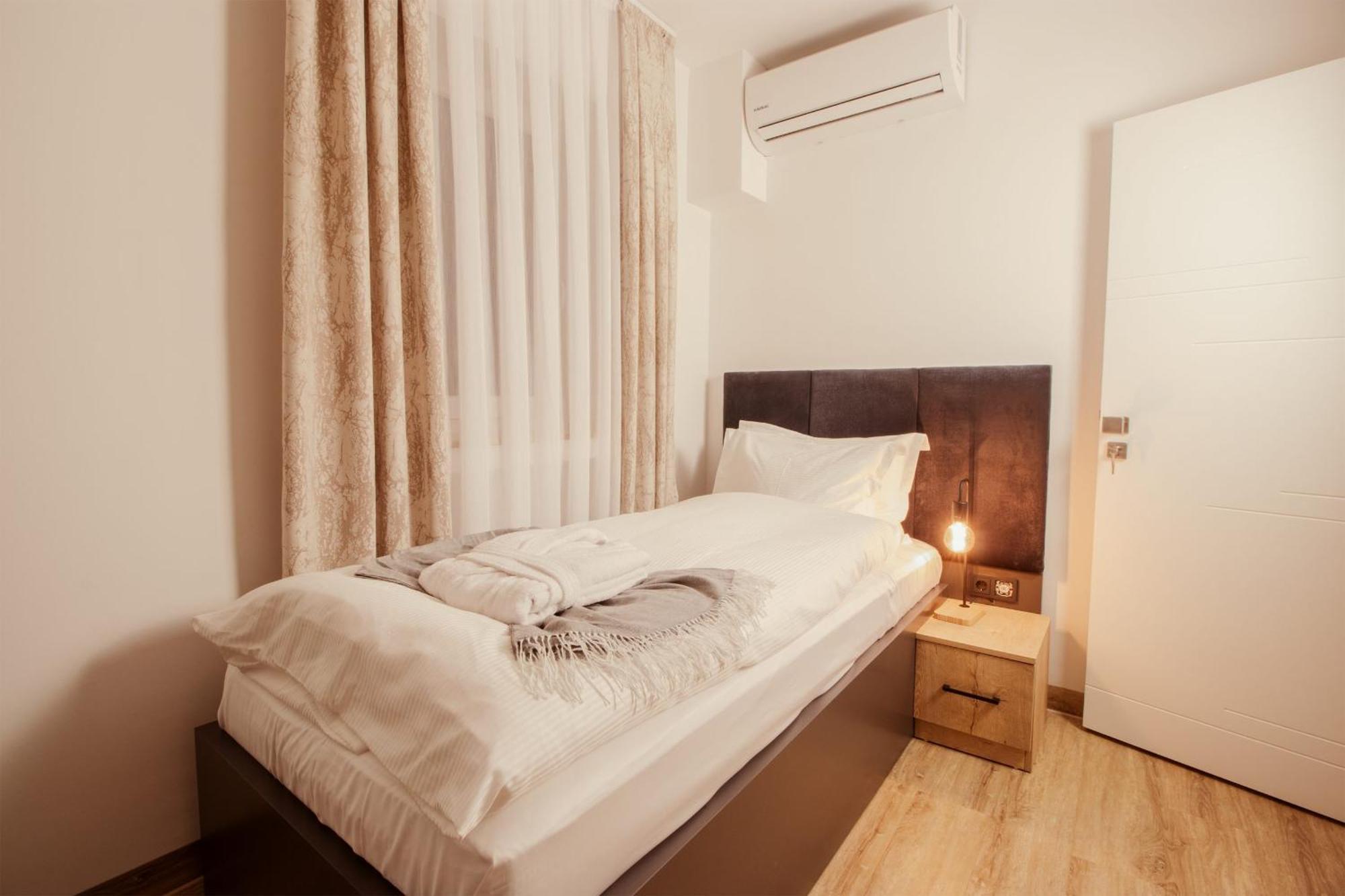 Haven Hotels - Hotel Dona Bergisch Gladbach Bagian luar foto