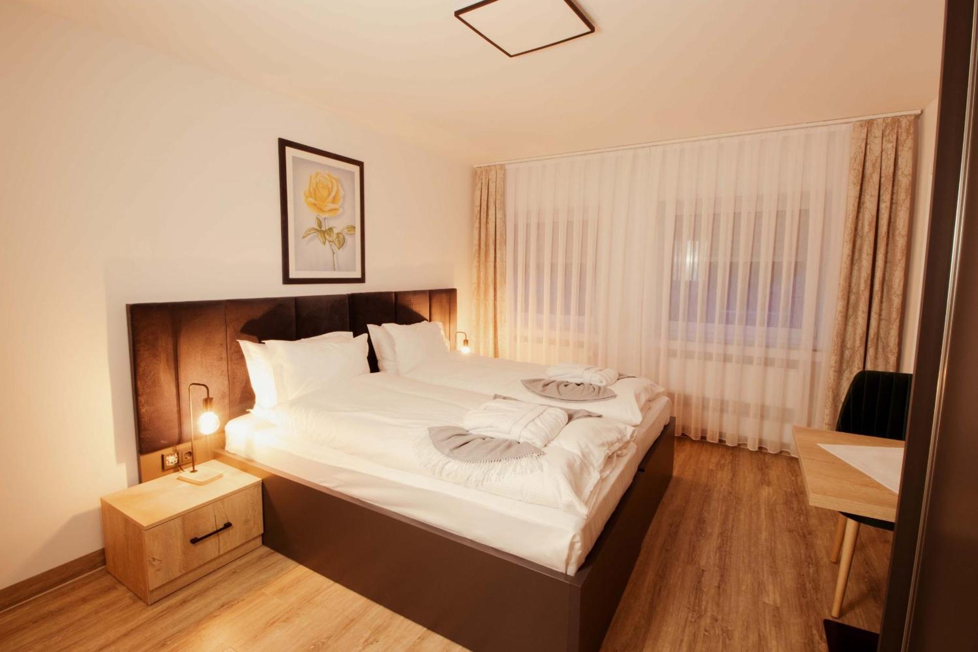 Haven Hotels - Hotel Dona Bergisch Gladbach Bagian luar foto